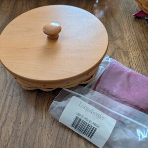 Longaberger Classic Stain Small Catch-all Basket with Lid